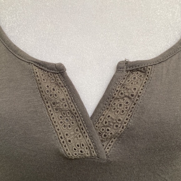 Old Navy Gray Top - Picture 3 of 6